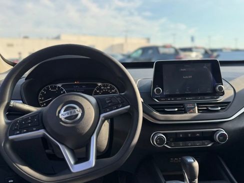 Used 2020 Nissan Altima 2.5 S AWD/4WD image 13