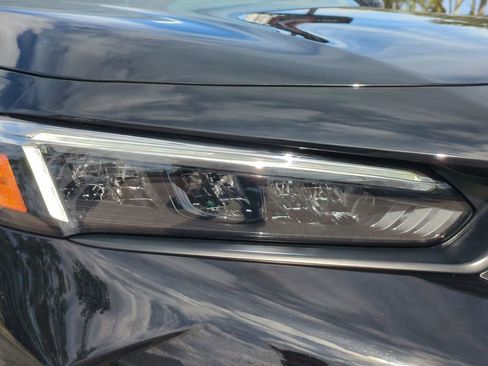 Used 2025 Honda Civic Sport image 10