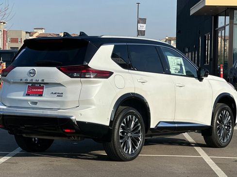 New 2026 Nissan Rogue Platinum w/ Tech Package AWD/4WD image 4