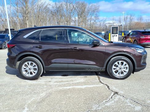 Certified 2023 Ford Escape Active AWD/4WD image 9