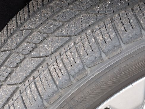 Used 2022 Chevrolet Tahoe Premier w/ Premium Package image 11