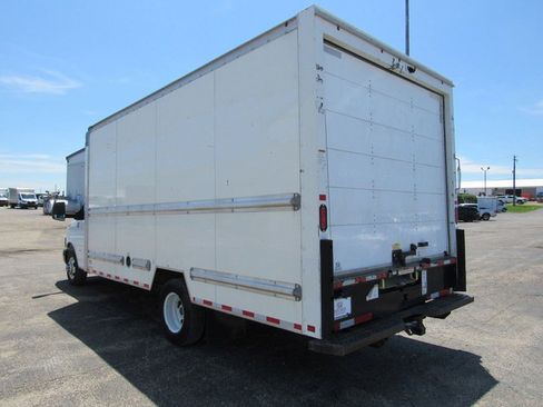 Used 2021 GMC Savana 3500 Extended w/ Power Convenience Package RWD image 5