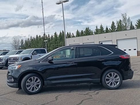 Used 2019 Ford Edge Titanium w/ Equipment Group 301A AWD/4WD image 23