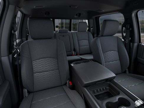 New 2026 RAM 2500 Big Horn AWD/4WD image 17