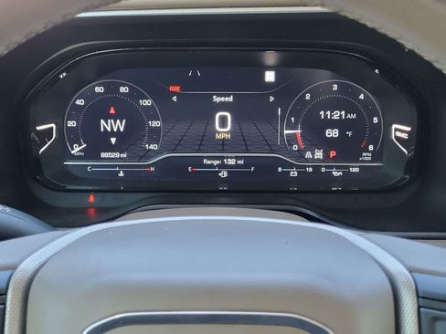 Used 2022 GMC Yukon Denali w/ Denali Premium Package AWD/4WD image 17