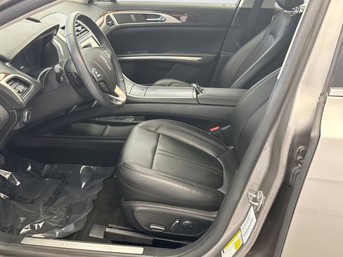 Used 2016 Lincoln MKZ FWD image 11