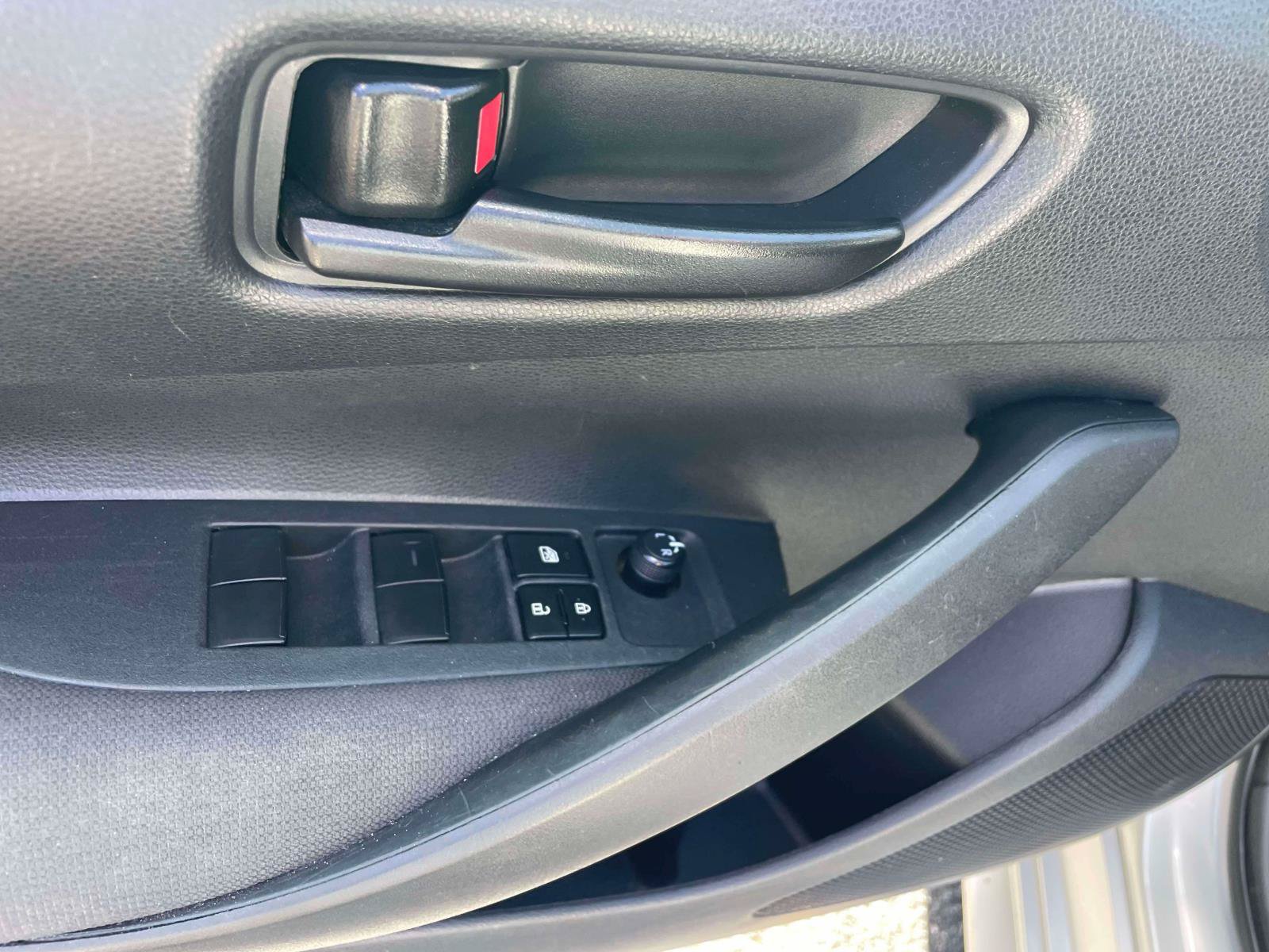 Used 2022 Toyota Corolla LE FWD image 12