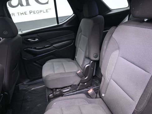 Used 2023 Chevrolet Traverse LT image 21