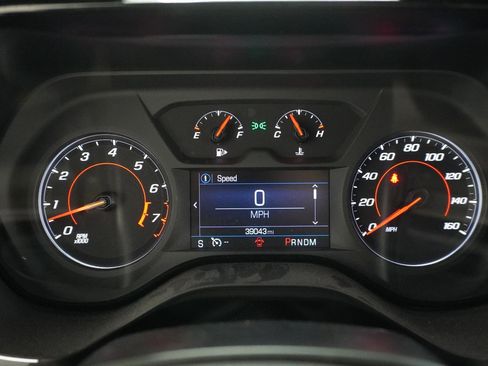 Used 2021 Chevrolet Camaro LT RWD image 21