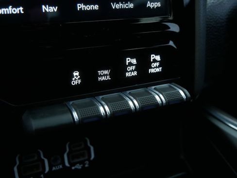 Used 2024 RAM 1500 Laramie AWD/4WD image 29