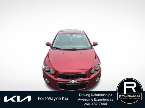 Used 2014 Chevrolet Sonic LT w/ Fun and Sun Package FWD image 9