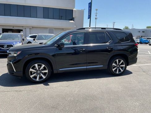 Used 2023 Honda Pilot Touring image 4