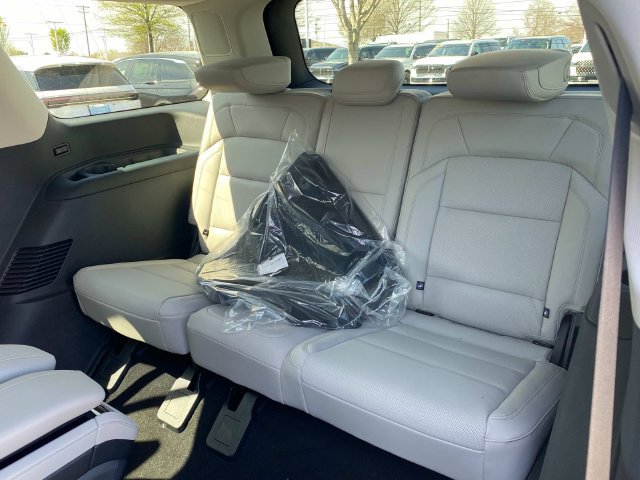 New 2026 Lincoln Navigator Reserve AWD/4WD image 8