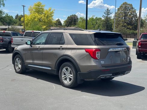 Used 2021 Ford Explorer XLT AWD/4WD image 5