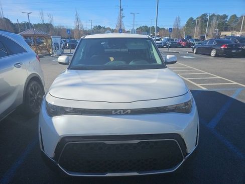 Certified 2023 Kia Soul S image 2