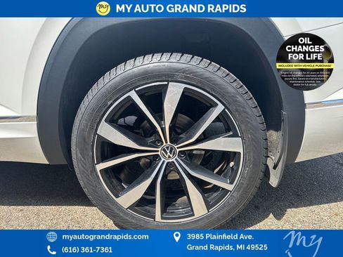 Used 2024 Volkswagen Atlas SEL Premium R-Line AWD/4WD image 31