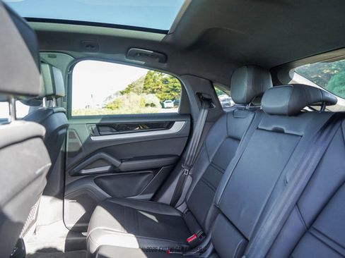 Used 2024 Porsche Cayenne S image 43