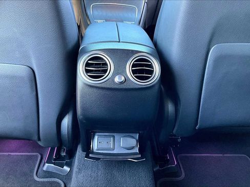 Used 2022 Mercedes-Benz GLC 300 GLC 300 w/ Premium Package Lite image 33