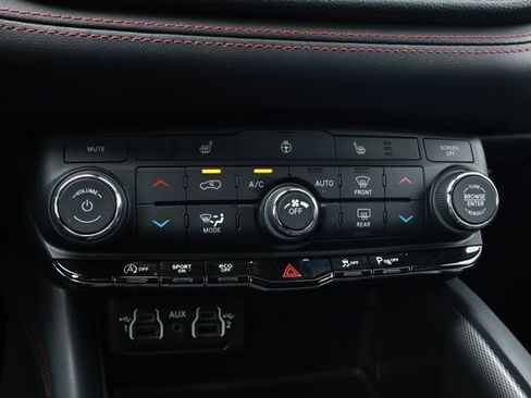Certified 2025 Dodge Durango GT RWD image 18