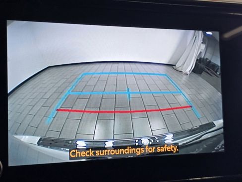 Used 2023 Toyota Highlander L FWD image 5