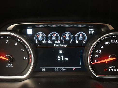 Used 2021 Chevrolet Silverado 1500 High Country AWD/4WD image 18