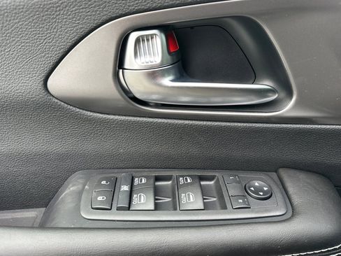 New 2026 Chrysler Pacifica Select image 13