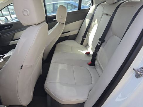 Used 2019 Jaguar XE RWD image 9