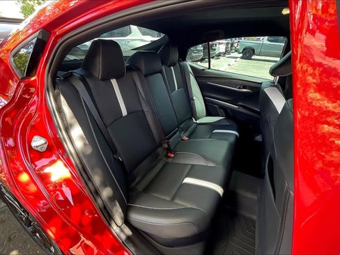 Used 2025 Toyota Camry SE image 26