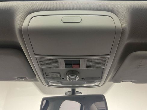 Used 2014 Volkswagen Passat TDI SE FWD image 17