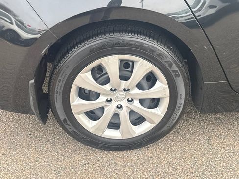 Used 2020 Toyota Corolla LE image 40