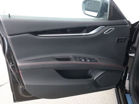 Used 2022 Maserati Ghibli Modena Q4 image 11