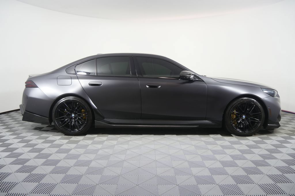 Used 2025 BMW M5 w/ Carbon Package AWD/4WD image 4