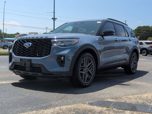 Used 2026 Ford Explorer ST-Line w/ ST-Line Street Pack RWD image 8
