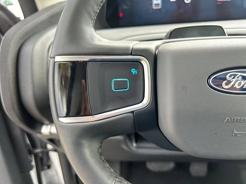 Used 2025 Ford Expedition Active RWD image 23