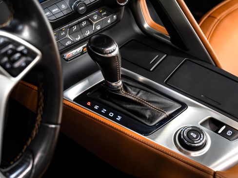 Used 2015 Chevrolet Corvette Z06 w/ 3LZ Preferred Equipment Group image 22