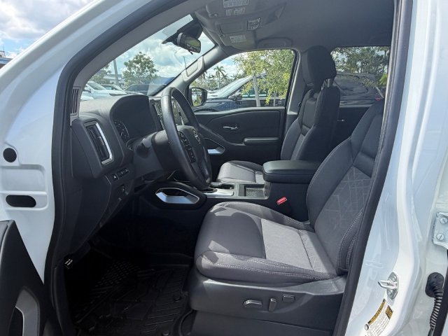 Used 2025 Nissan Frontier SV w/ SV Convenience Package AWD/4WD image 2