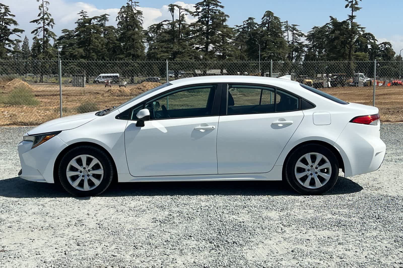Used 2020 Toyota Corolla LE FWD image 6