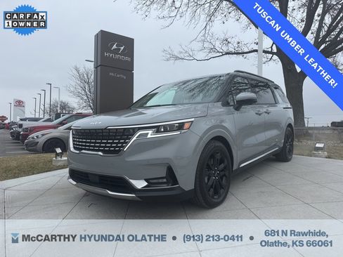 Used 2024 Kia Carnival SX Prestige image 1