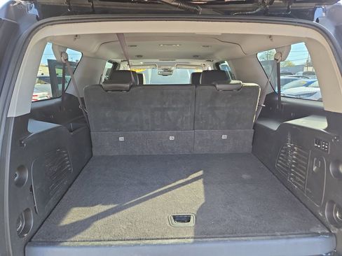 Used 2017 Chevrolet Suburban Premier image 31