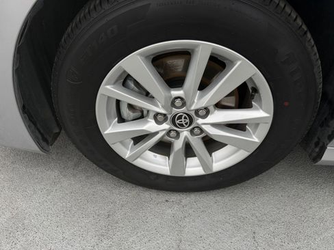 Used 2025 Toyota Camry LE image 29