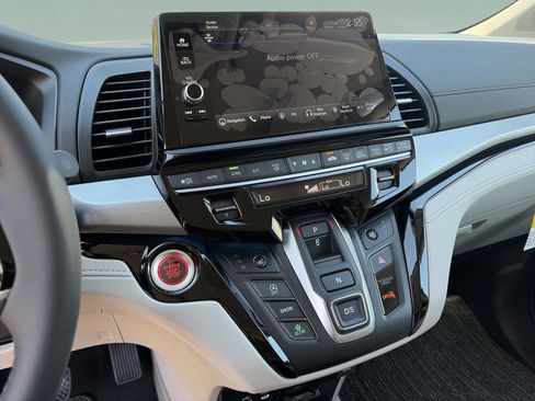New 2026 Honda Odyssey Touring image 12