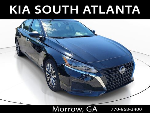 Used 2025 Nissan Altima 2.5 SV FWD image 1