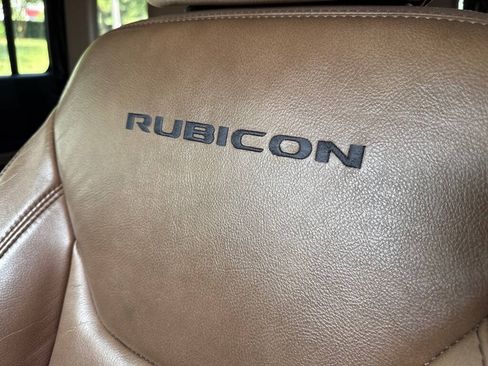 Used 2015 Jeep Wrangler Unlimited Rubicon w/ Dual Top Group AWD/4WD image 9