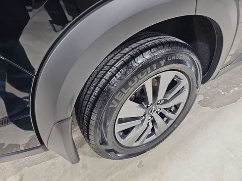 Used 2023 Nissan Pathfinder S image 15