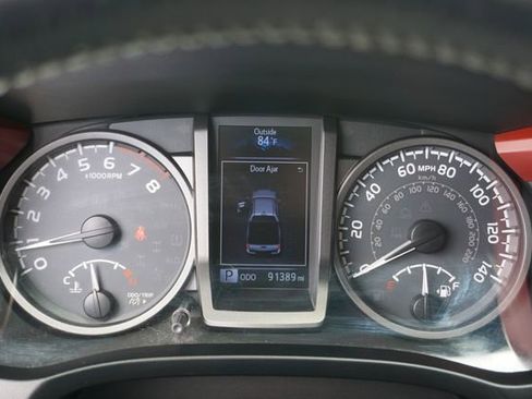 Used 2019 Toyota Tacoma TRD Sport image 14