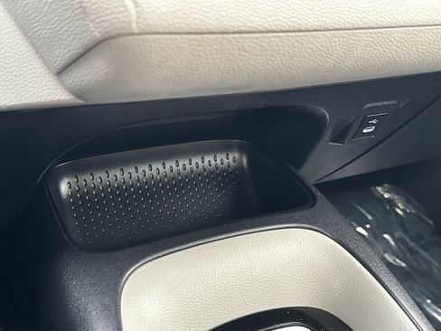 Used 2023 Toyota Corolla LE image 25