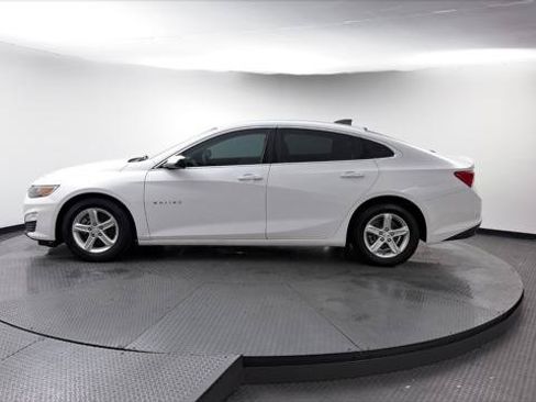 Used 2020 Chevrolet Malibu LS w/ Driver Confidence Package II FWD image 3