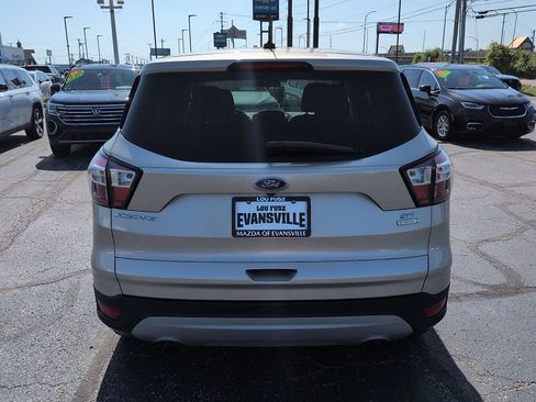 Used 2017 Ford Escape SE FWD image 6