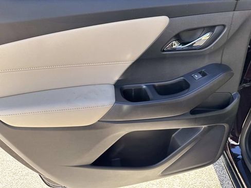Used 2022 Chevrolet Traverse LT image 12