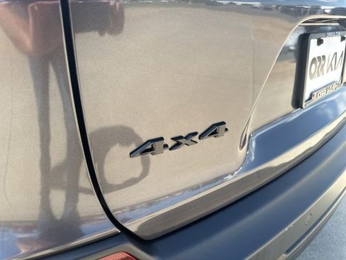 Used 2023 Jeep Cherokee Altitude Lux image 11